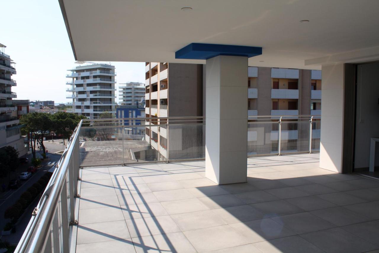 Nashira Apartments Lignano Sabbiadoro Zewnętrze zdjęcie