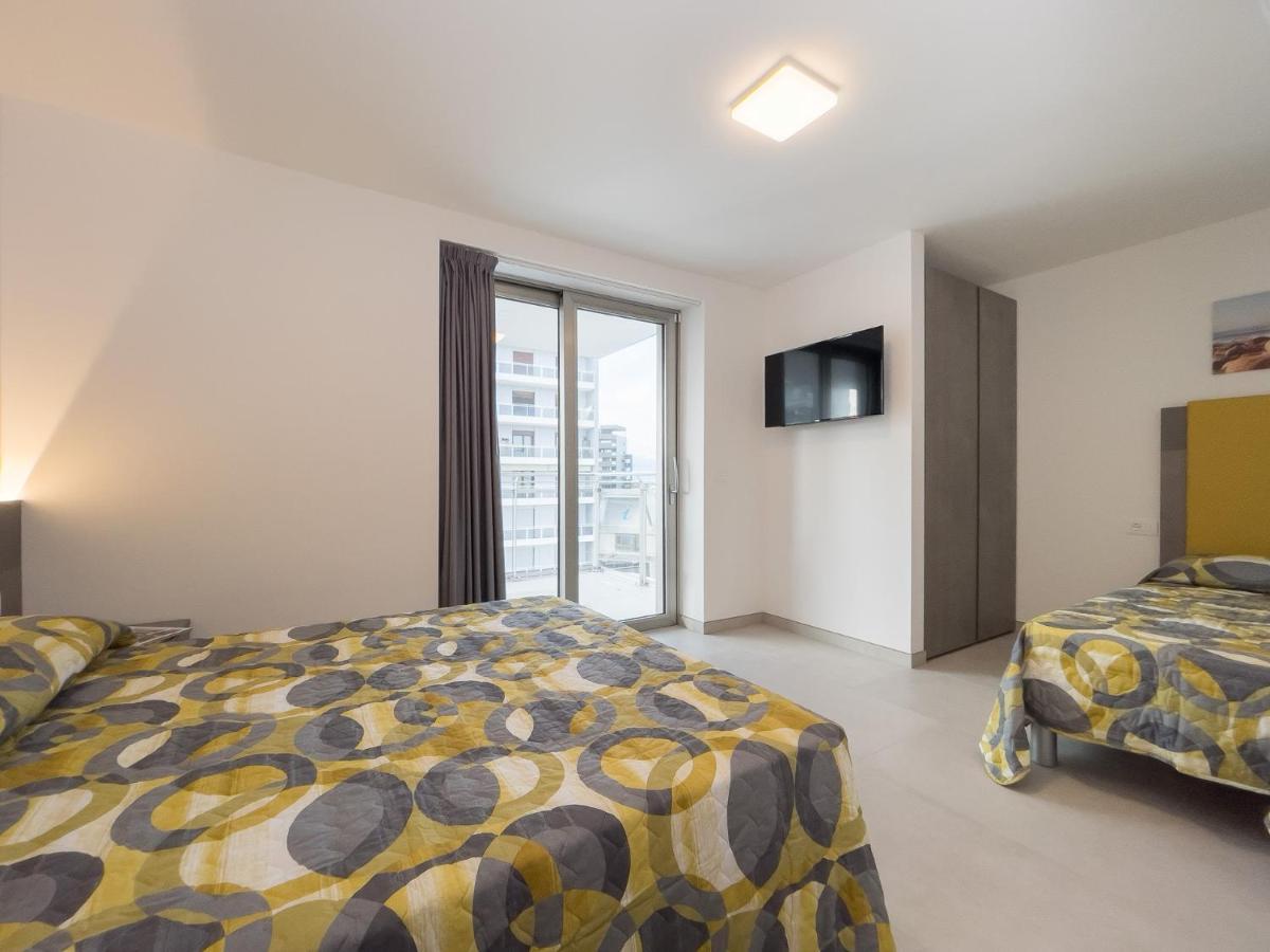 Nashira Apartments Lignano Sabbiadoro Zewnętrze zdjęcie